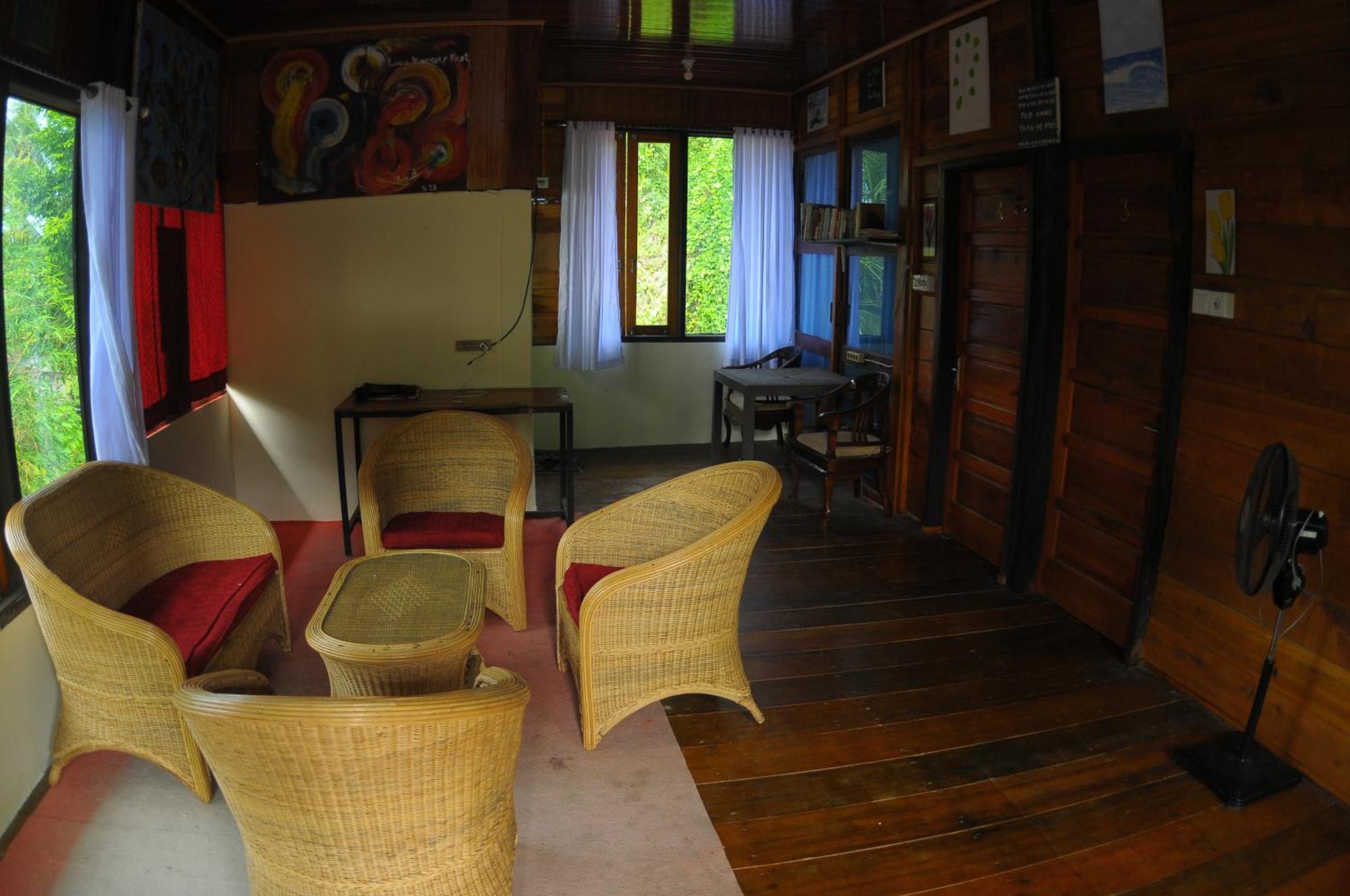Air Manis Secret Surfcamp Apartment Taluk Batung ภายนอก รูปภาพ
